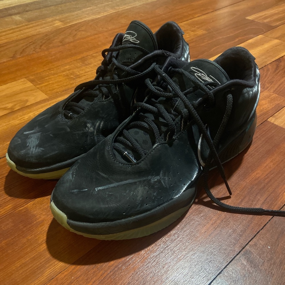 Lebron 12
Basketball shoes